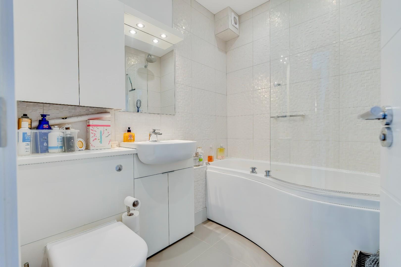 Castellum, 5 Alcedonia, Albert Crescent, Penarth, CF64 1FB